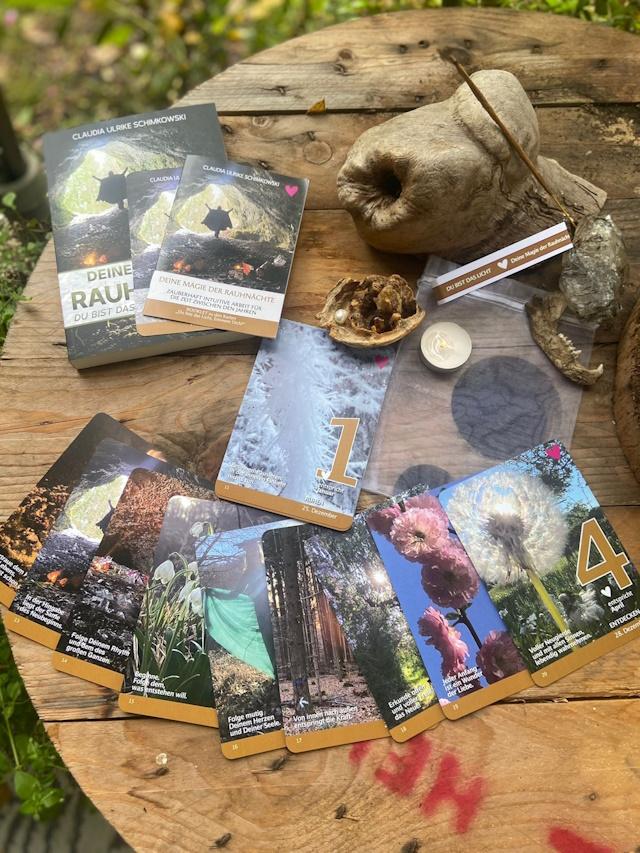 Bild von Bundel Rauhnachtskarten-Set und Buch von Claudia Schimkowski